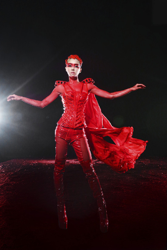 蔡依林新专辑第十支 MV《Beast》焰红女造型