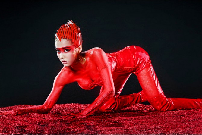 蔡依林新专辑第十支 MV《Beast》焰红女造型