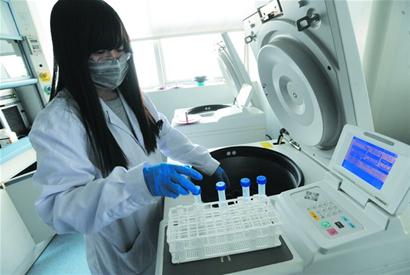 洋奶粉验身 得“串”10个门