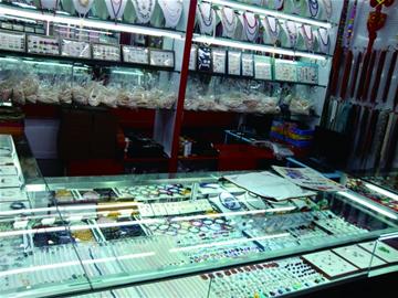 商品没标价 全靠“砍”出来 商品没标价 全靠“砍”出来