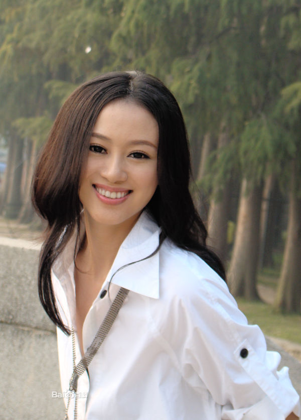 北大最美女老师 身材高挑成时尚圈新宠