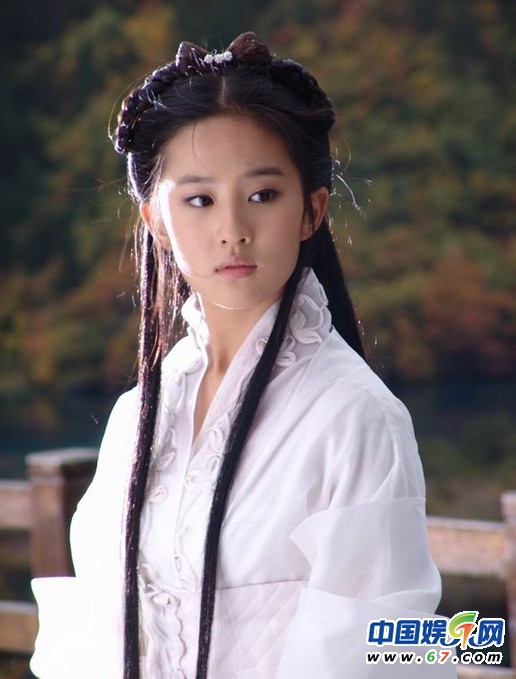 季冠霖被封配音女王 配足甄嬛东方不败小乔毛利兰