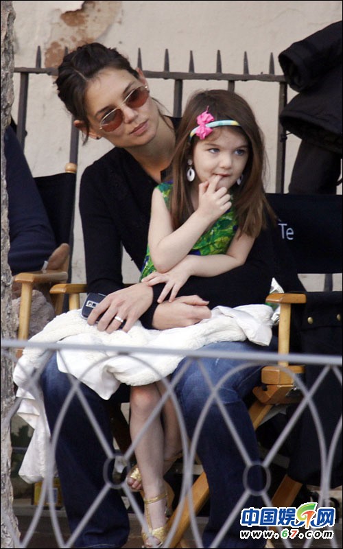 小苏瑞奢华生活街拍不重样 网友：投胎是门技术活