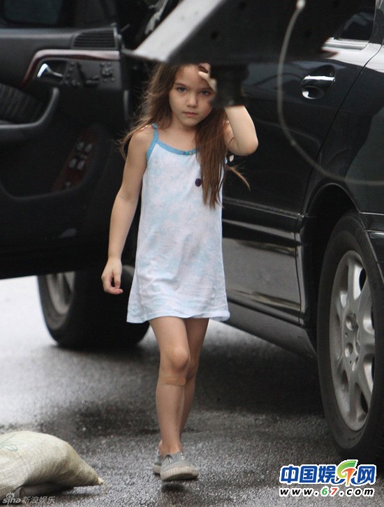 小苏瑞奢华生活街拍不重样 网友：投胎是门技术活