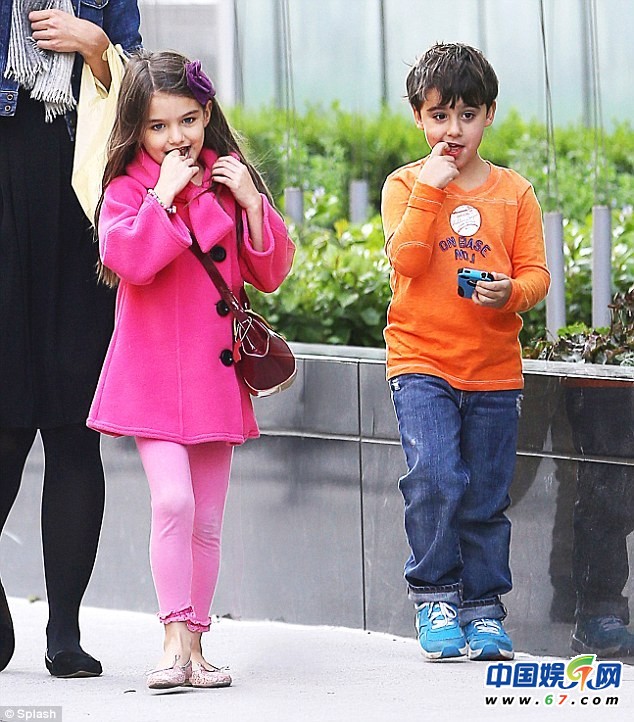 小苏瑞奢华生活街拍不重样 网友：投胎是门技术活