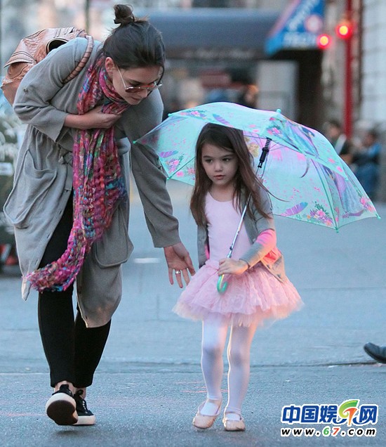 小苏瑞奢华生活街拍不重样 网友：投胎是门技术活