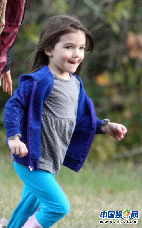 小苏瑞奢华生活街拍不重样 网友：投胎是门技术活