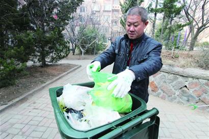 分类垃圾桶近半“胡吃海塞”