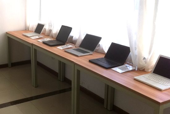 青岛店主建苹果博物馆 淘古董花20万