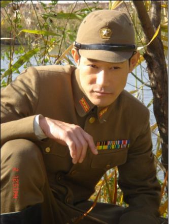 日本演员成'鬼子'专业户 拍戏险被群众掐晕