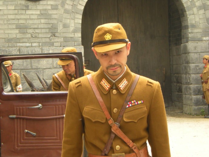 日本演员成'鬼子'专业户 拍戏险被群众掐晕