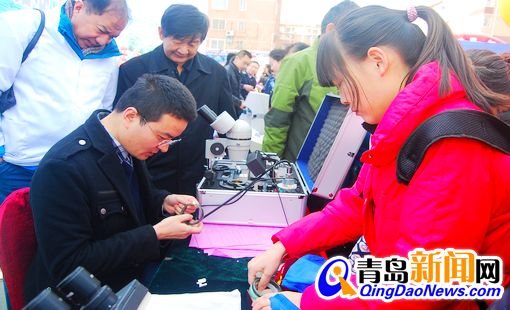 首发:315维权日 青岛10部门现场打假(组图)