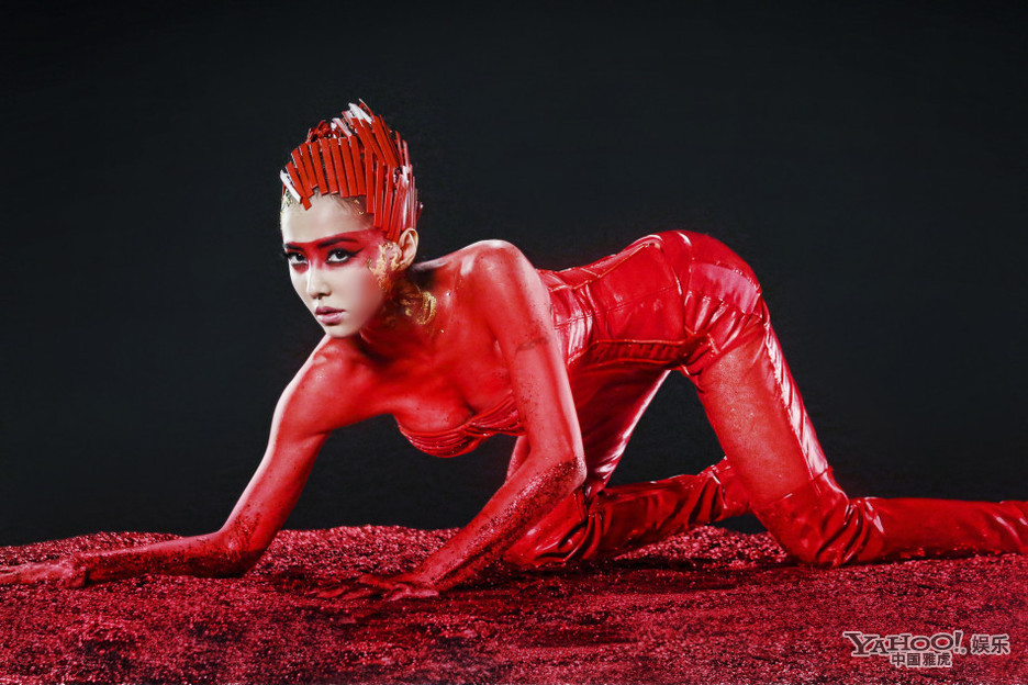蔡依林新专辑造型曝光 夸张焰红抢镜十足