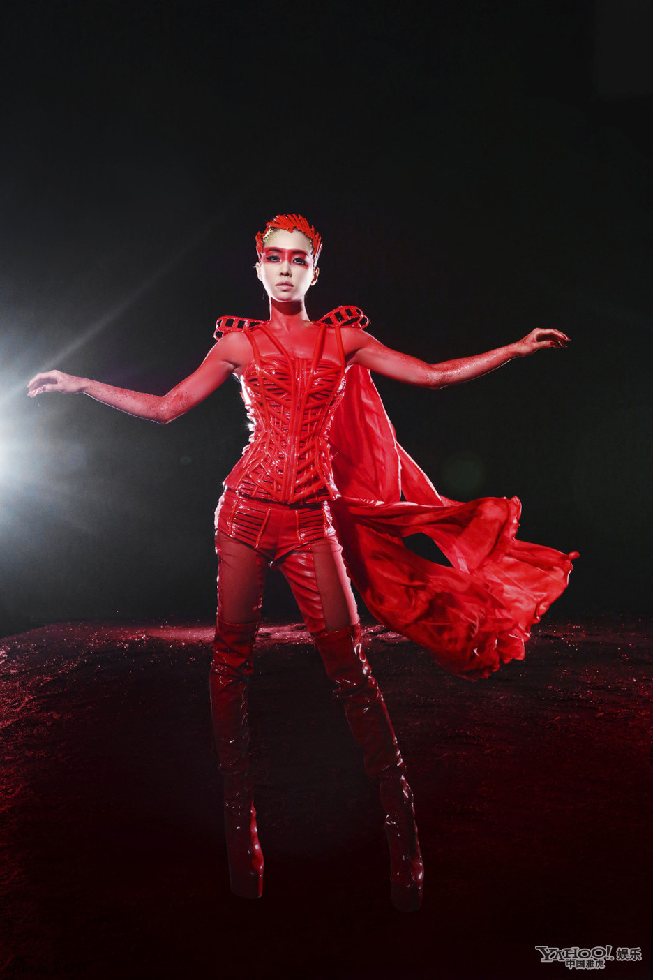 蔡依林新专辑造型曝光 夸张焰红抢镜十足