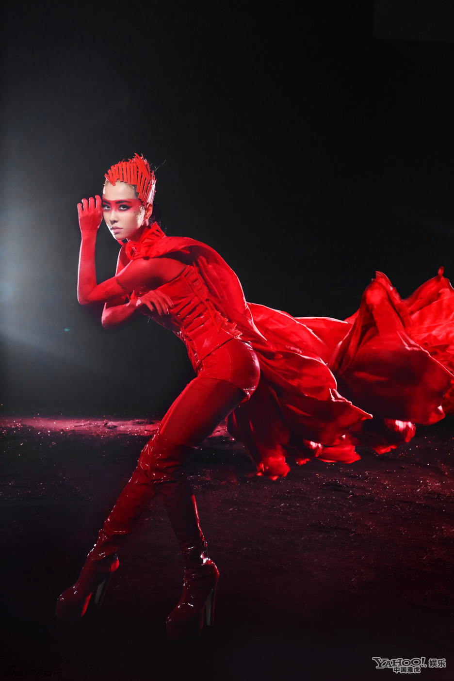 蔡依林新专辑造型曝光 夸张焰红抢镜十足