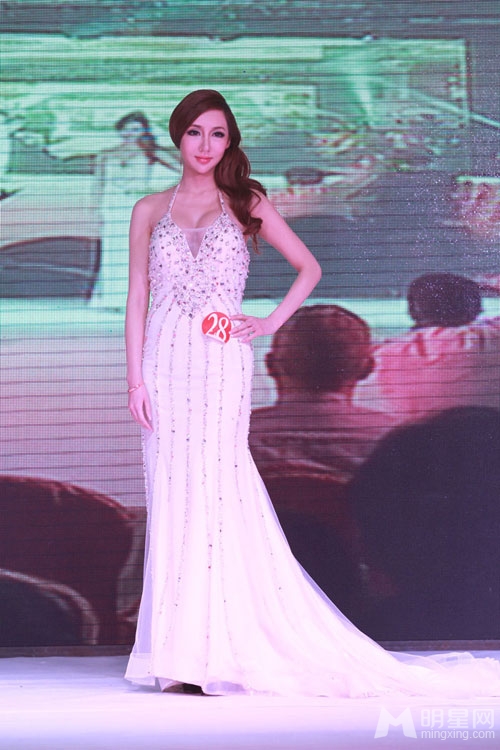 王瑞儿获超模大赛冠军 网友猜测王瑞儿被潜