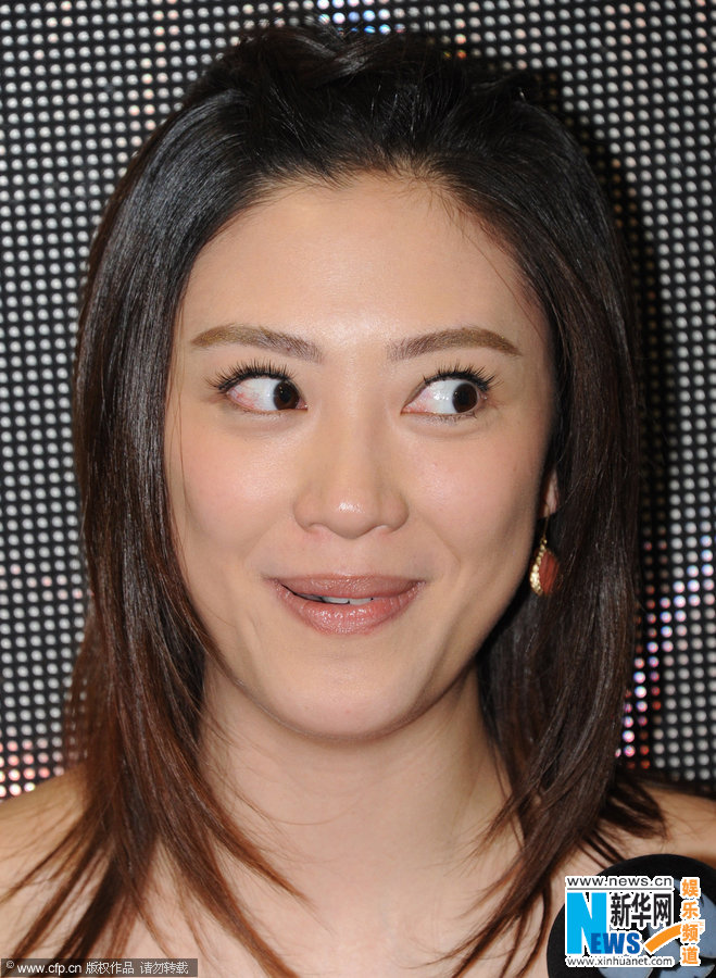 应采儿怀孕5月踩高跟