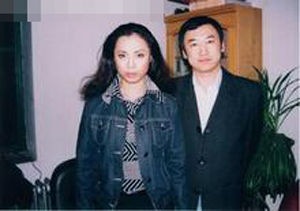 黄绮珊前夫否认因小三离婚