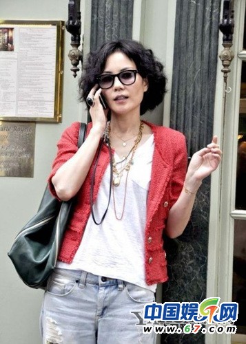 王菲那英巩俐 天后级女星穿衣减龄大法