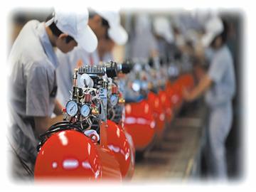 大学生“回炉”渐热