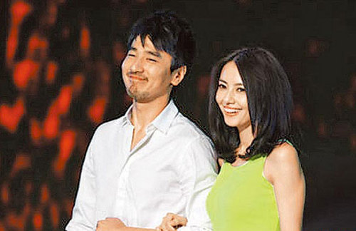 赵又廷带母游张家界 高圆圆陪伴准婆婆左右