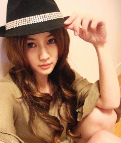 高校宅男女神级校花小清新艺术照