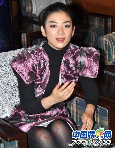 图揭大泄裙底春光40大女星 网友：白内裤最抢手