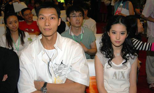 网曝董洁曾交法国二婚男友 清纯女星情路混乱