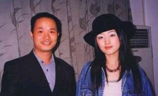 42岁杨钰莹复出捞金秀美腿 10年前红楼绝版艳照曝光