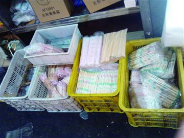 一次性“黑筷子”涮出“黄汤”