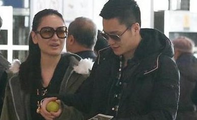 孙宁恋富二代 王学兵搭小女友 昔日夫妻各有新欢