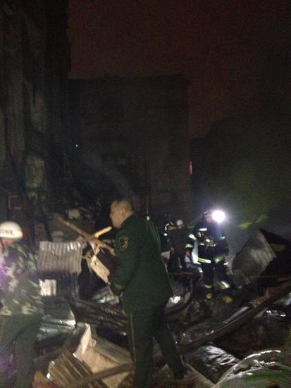 武汉闹市区两次爆炸白烟冲天