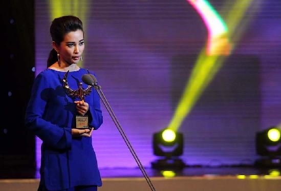 杨幂清新百花裙“斗艳”李冰冰御姐套装 李菲儿乳贴吸睛