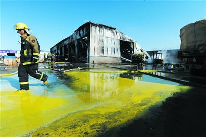 仓库起火农药爆燃