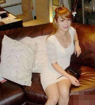 贵族学校奢侈生活：学生猖狂法拉利常见