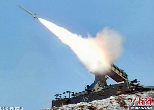 金正恩视察朝鲜地对空导弹发射演练