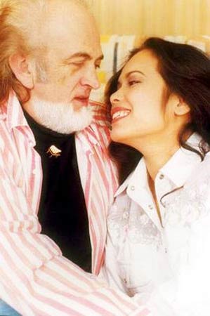 张曼玉遭前夫性侵 关之琳新婚遭抛弃 揭女星离婚之殇