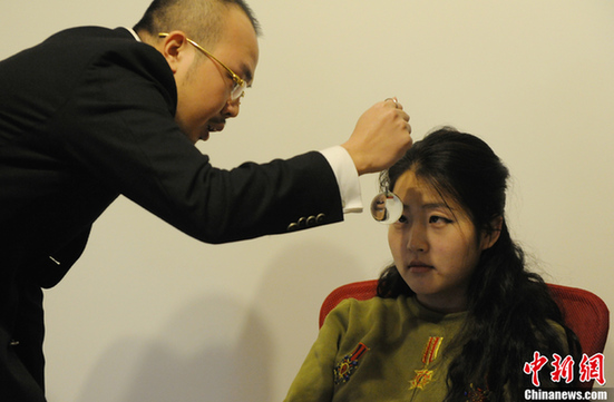 实拍催眠体验者被催眠瞬间