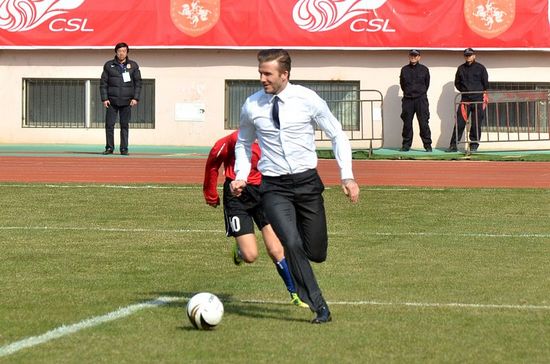 本网直击小贝青岛行:迷人笑容醉岛城