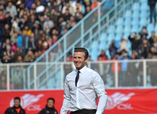 本网直击小贝青岛行:迷人笑容醉岛城