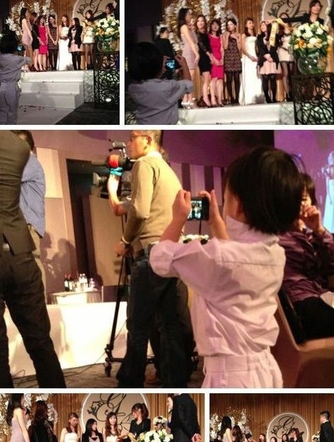 小小志充当摄影师。