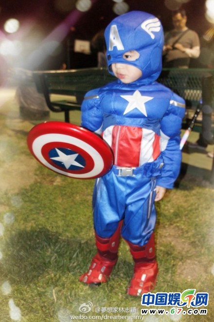 独家：林志颖爱子Kimi万圣节扮美国队长 网友赞帅爆了