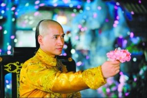 于正捧红不少艺人，如“四阿哥”何晟铭。