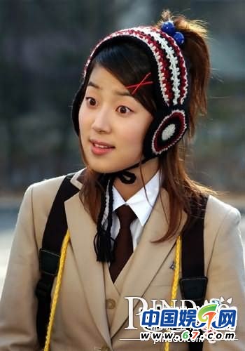 盘点中外女星影视剧学生装 何洁张柏芝张韶涵惊艳抢镜