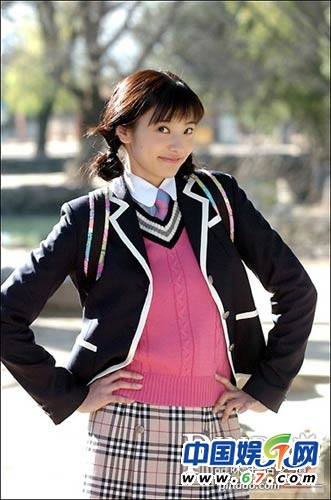 盘点中外女星影视剧学生装 何洁张柏芝张韶涵惊艳抢镜