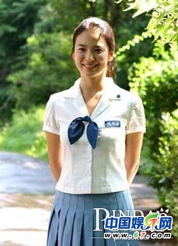 盘点中外女星影视剧学生装 何洁张柏芝张韶涵惊艳抢镜