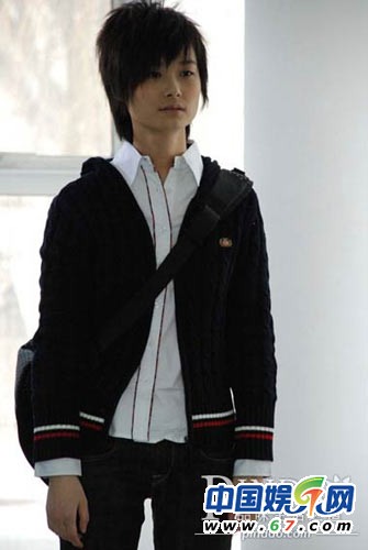 盘点中外女星影视剧学生装 何洁张柏芝张韶涵惊艳抢镜