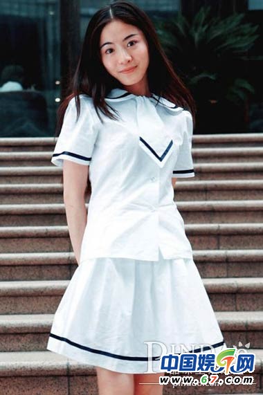 盘点中外女星影视剧学生装 何洁张柏芝张韶涵惊艳抢镜