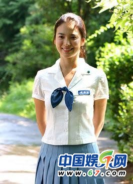 盘点中外女星影视剧学生装 何洁张柏芝张韶涵惊艳抢镜