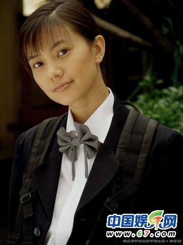 盘点中外女星影视剧学生装 何洁张柏芝张韶涵惊艳抢镜